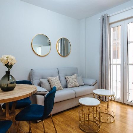 Feijoo Suite Apartment Sevilla Bagian luar foto