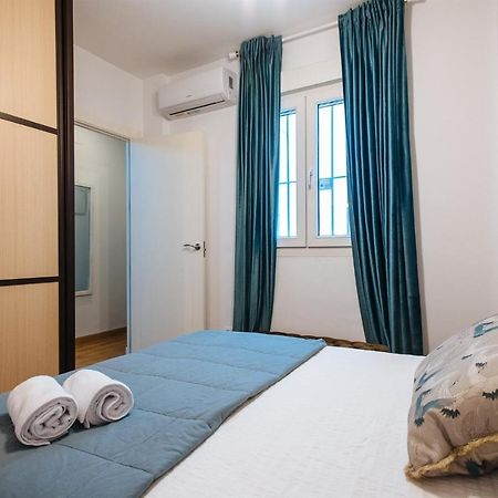 Feijoo Suite Apartment Sevilla Bagian luar foto