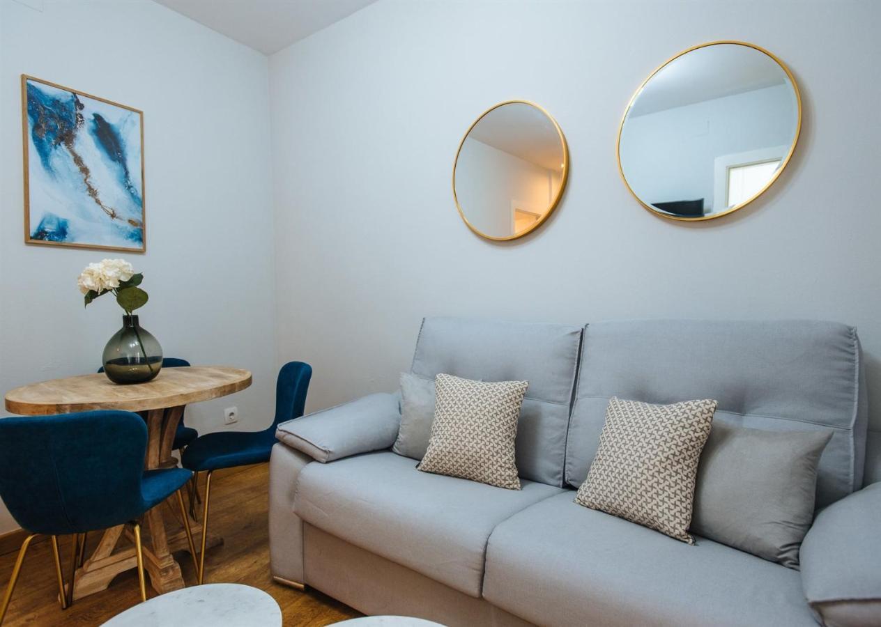 Feijoo Suite Apartment Sevilla Bagian luar foto