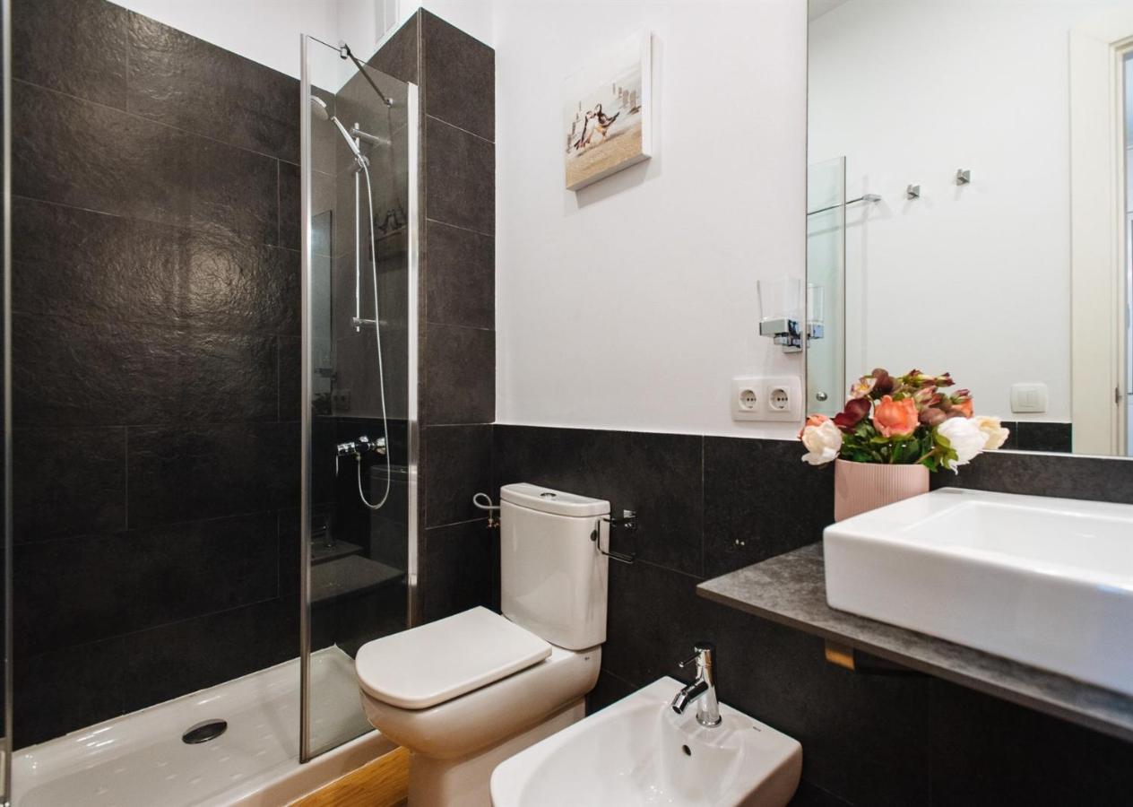 Feijoo Suite Apartment Sevilla Bagian luar foto