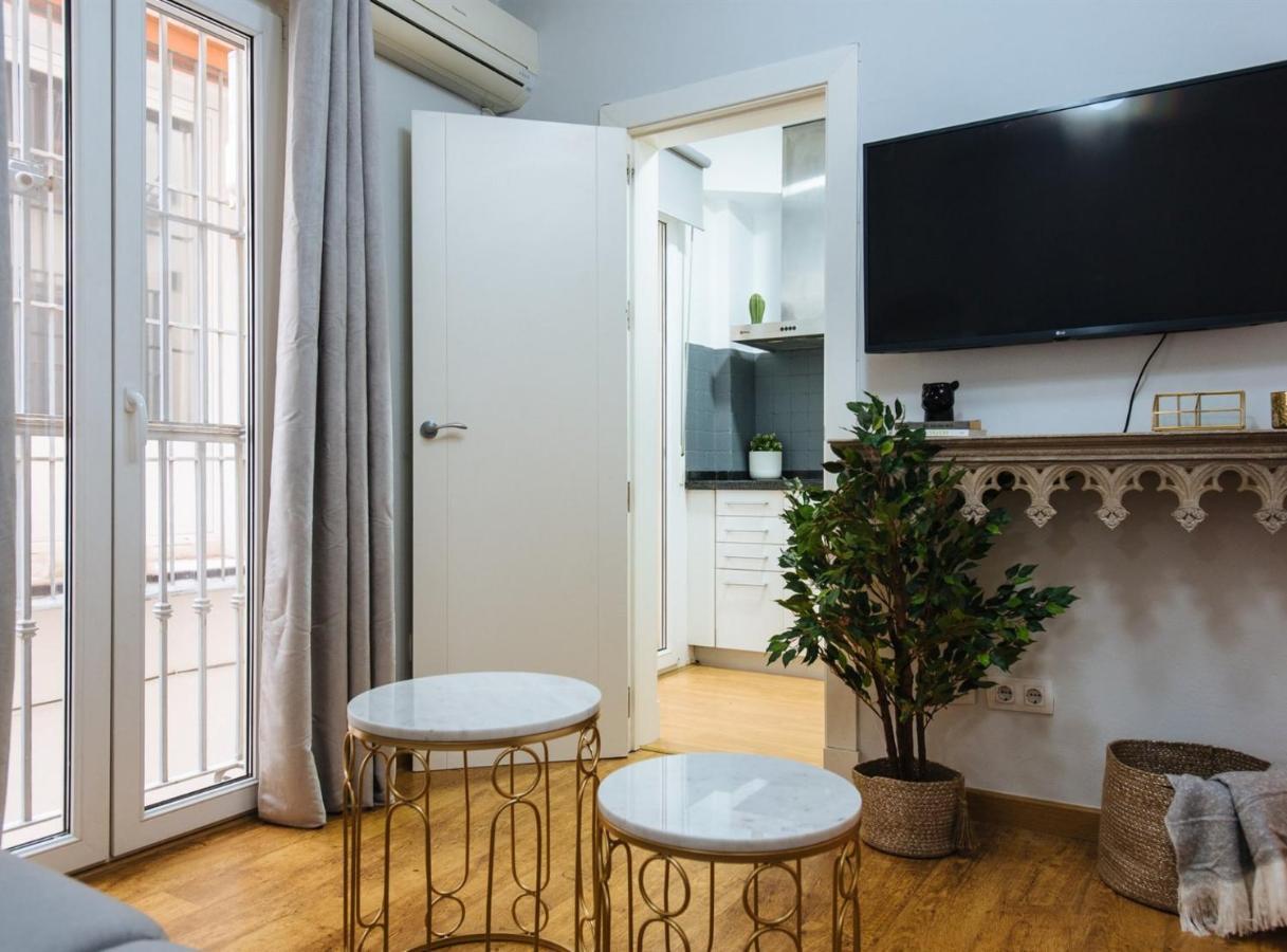 Feijoo Suite Apartment Sevilla Bagian luar foto