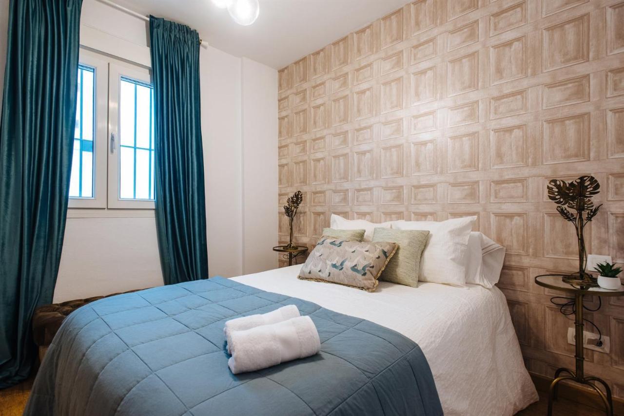 Feijoo Suite Apartment Sevilla Bagian luar foto
